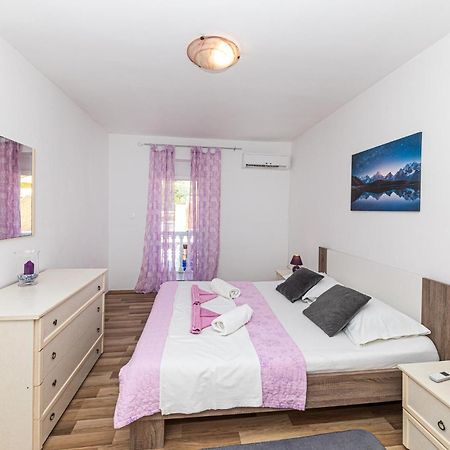 Stunning Home In Marina With Heated Swimming Pool Zewnętrze zdjęcie
