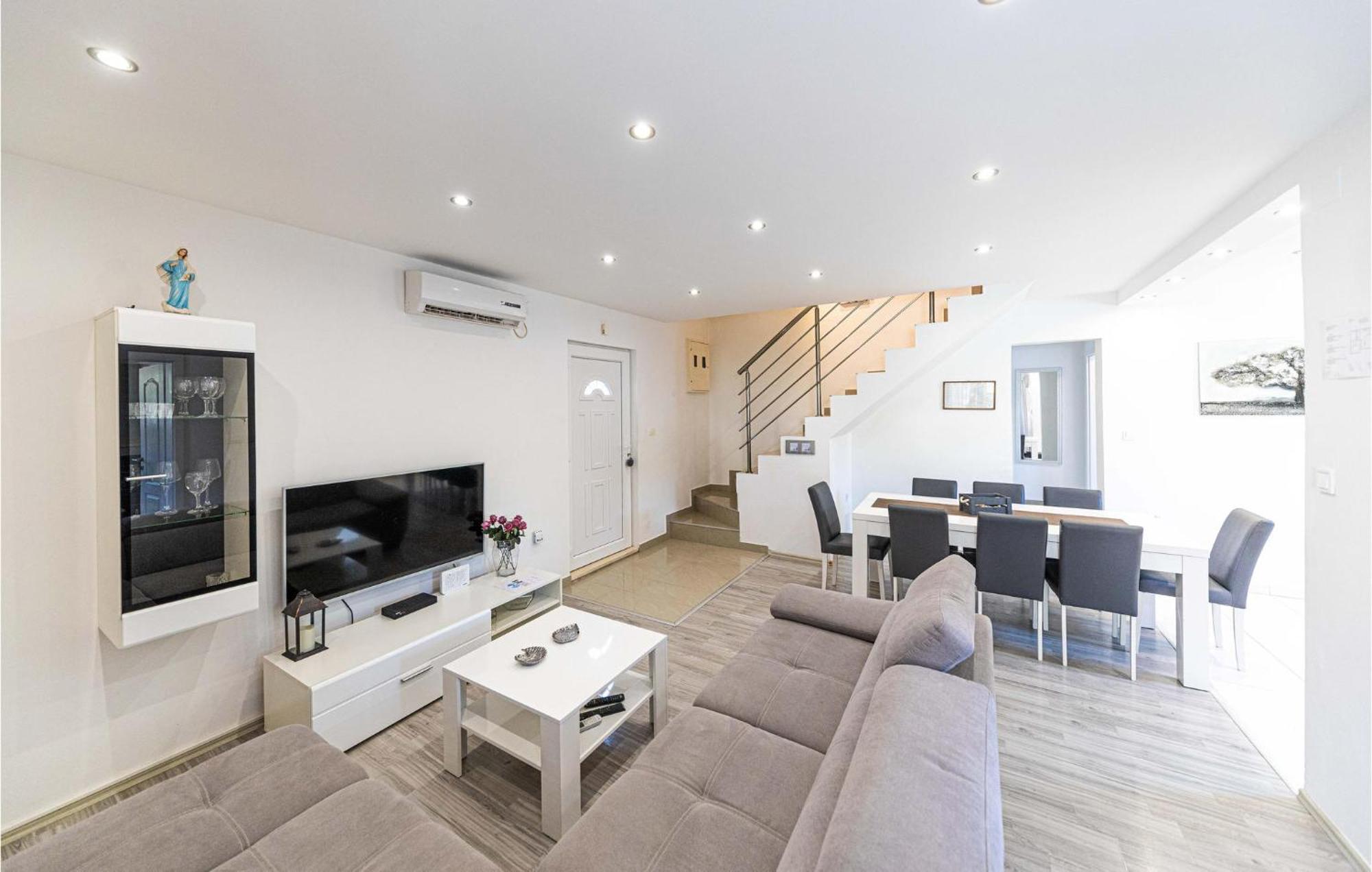 Stunning Home In Marina With Heated Swimming Pool Zewnętrze zdjęcie