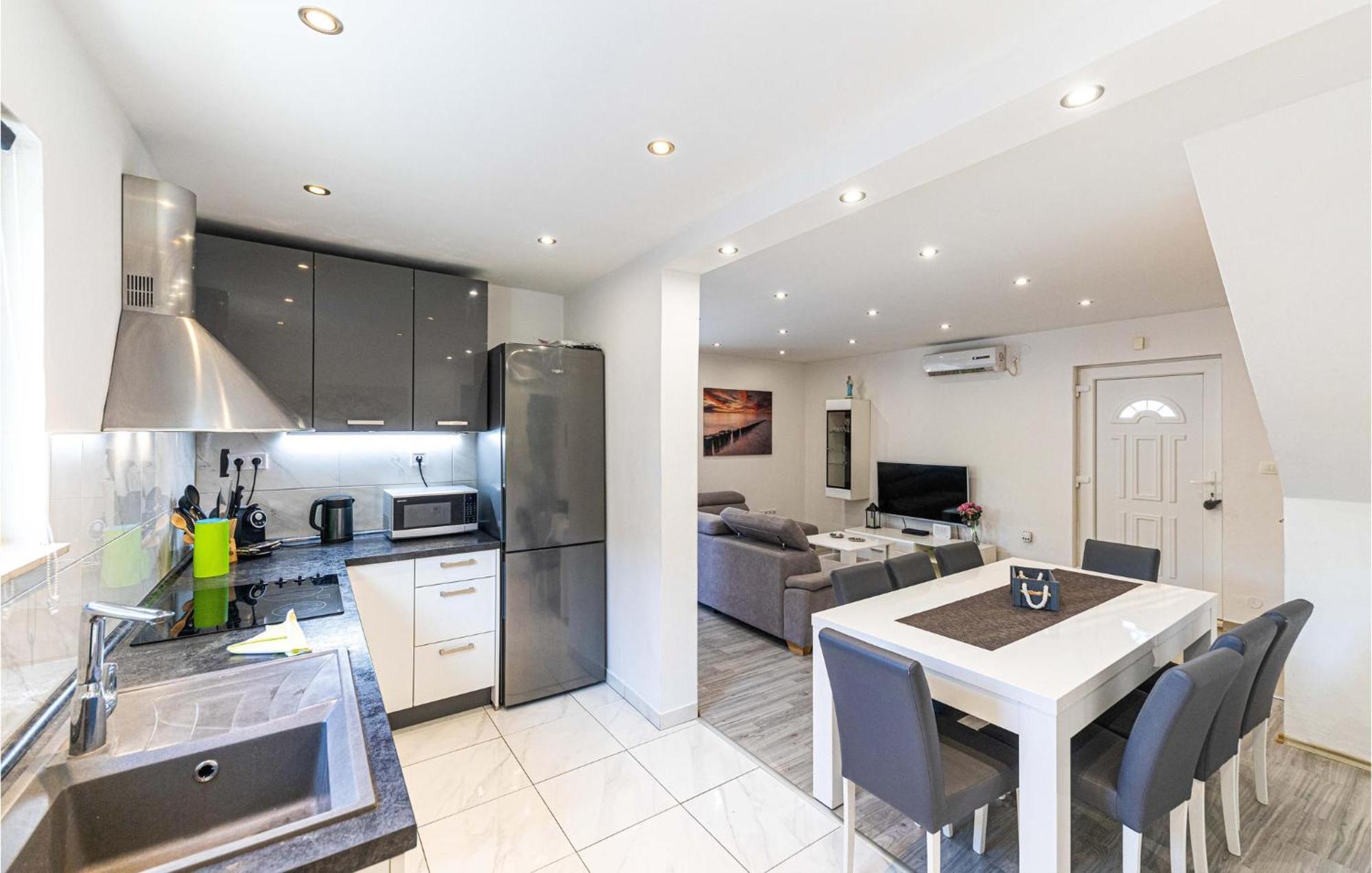 Stunning Home In Marina With Heated Swimming Pool Zewnętrze zdjęcie